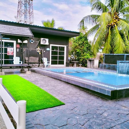 Penarik Baru Homestay Kampung Penarik Exteriör bild